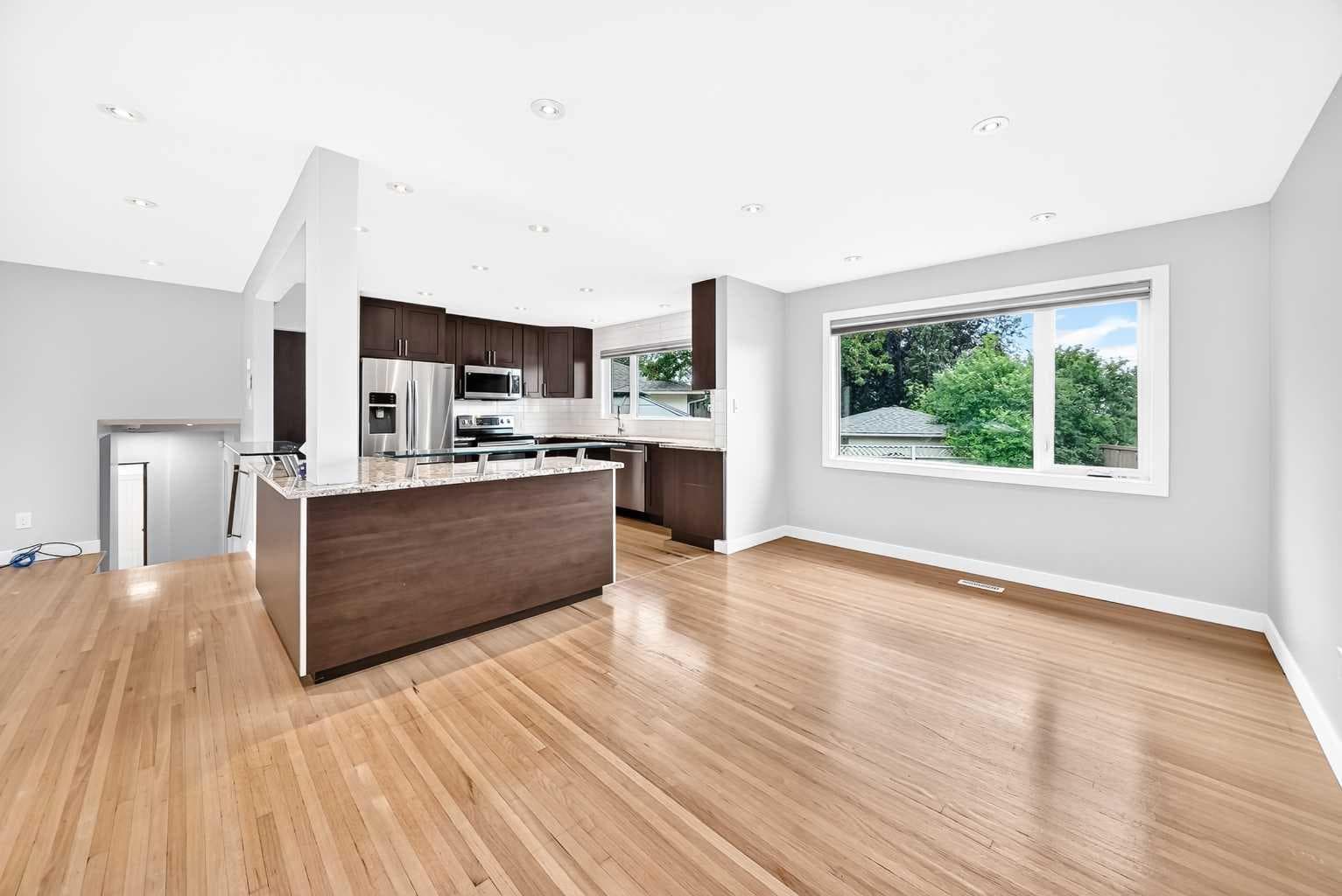 173 Cornwallis Drive NW