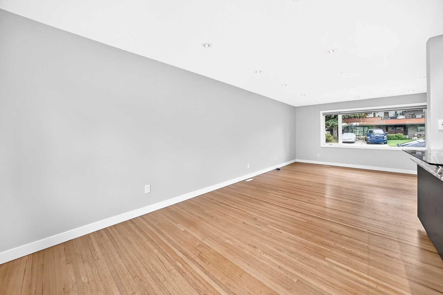 173 Cornwallis Drive NW
