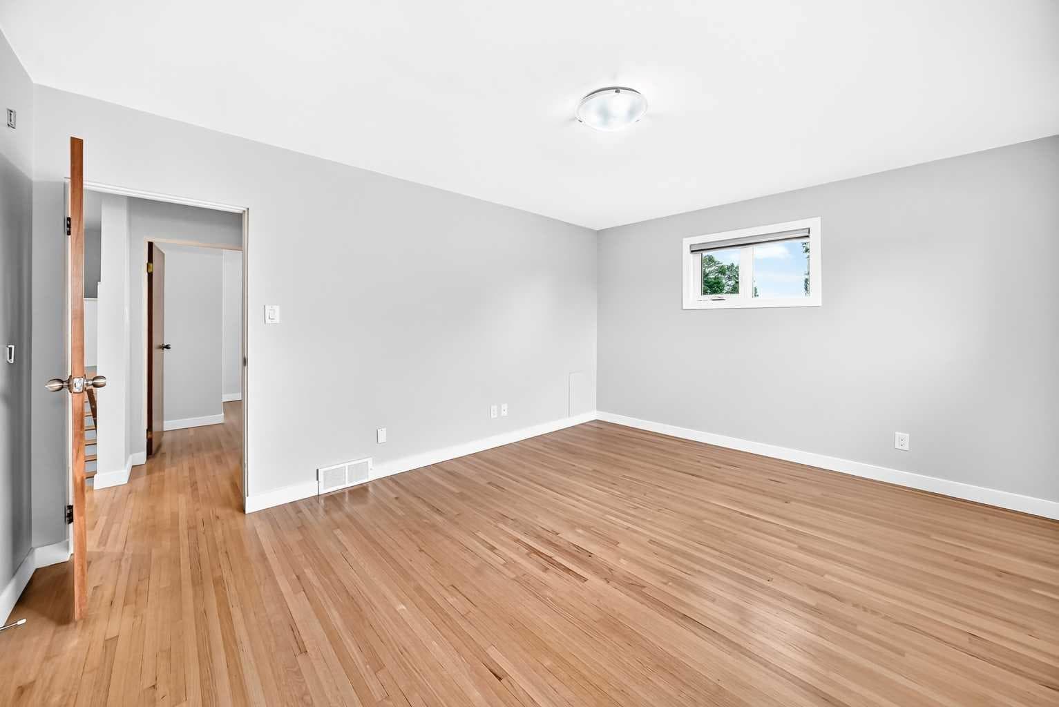 173 Cornwallis Drive NW