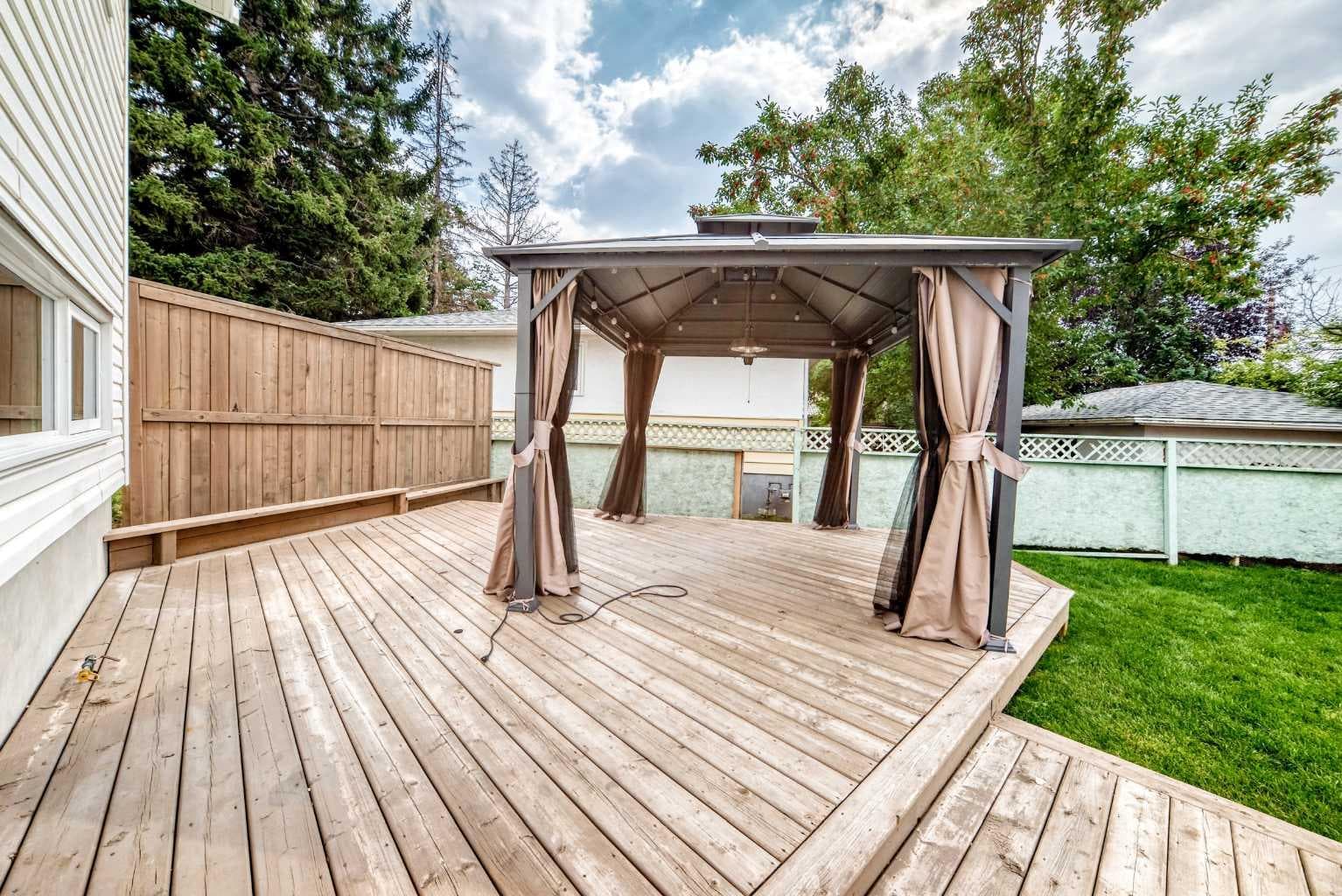 173 Cornwallis Drive NW