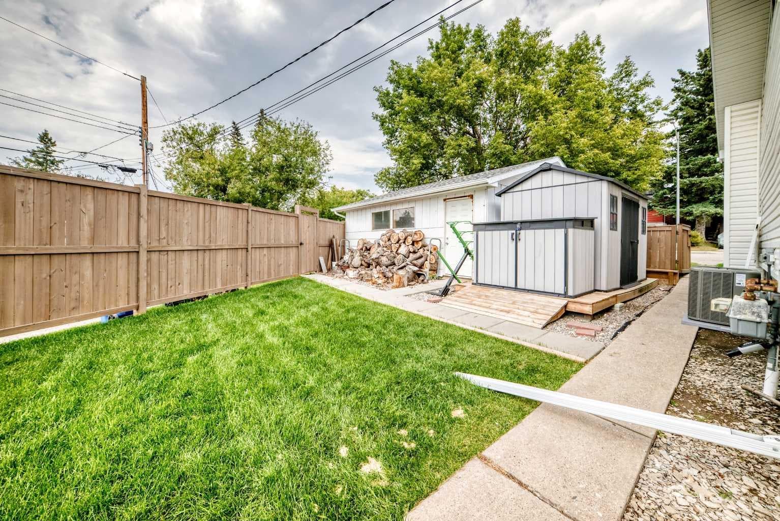 173 Cornwallis Drive NW