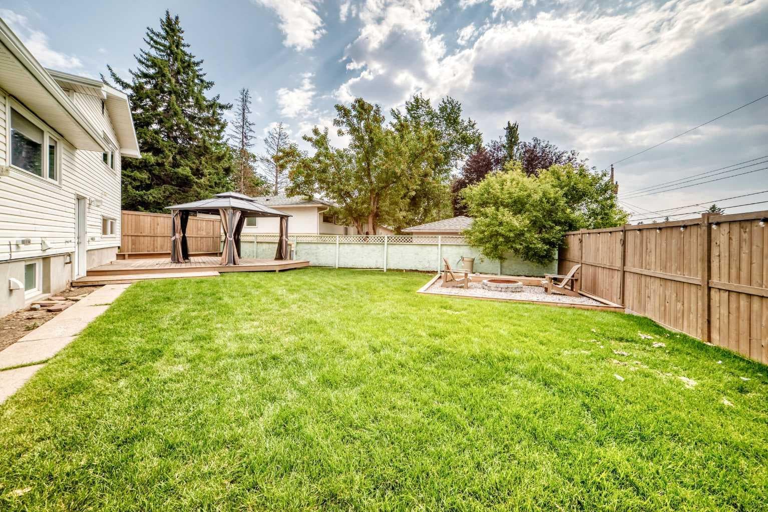 173 Cornwallis Drive NW