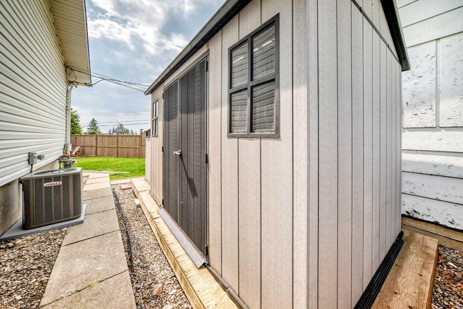 173 Cornwallis Drive NW