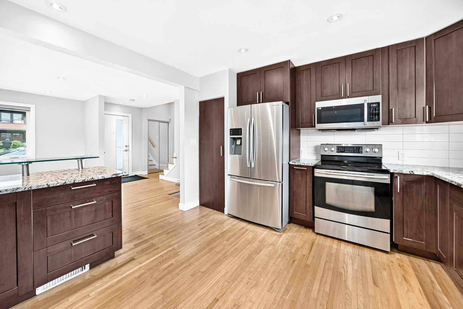 173 Cornwallis Drive NW