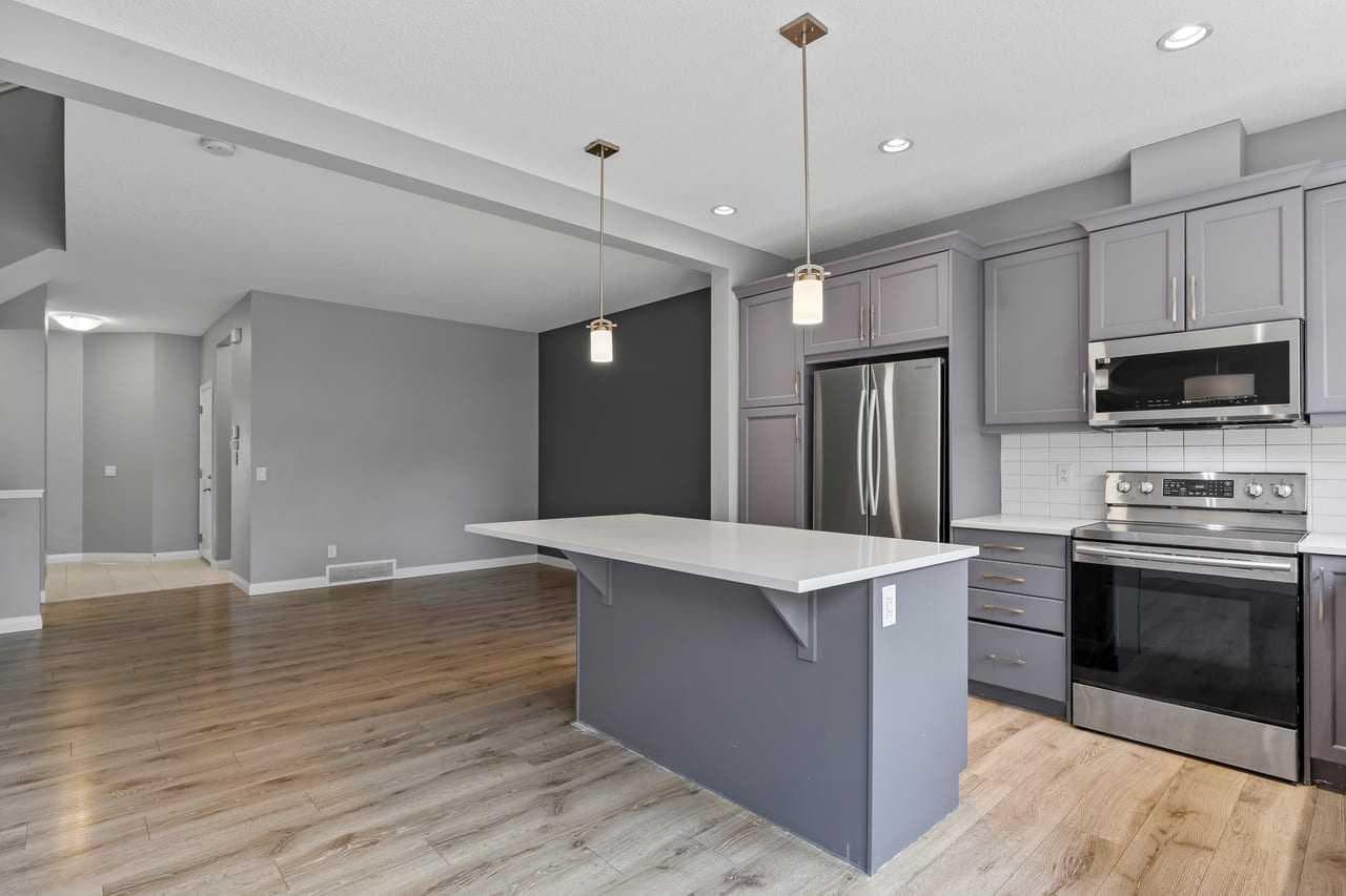 14 Kingfisher Crescent SE