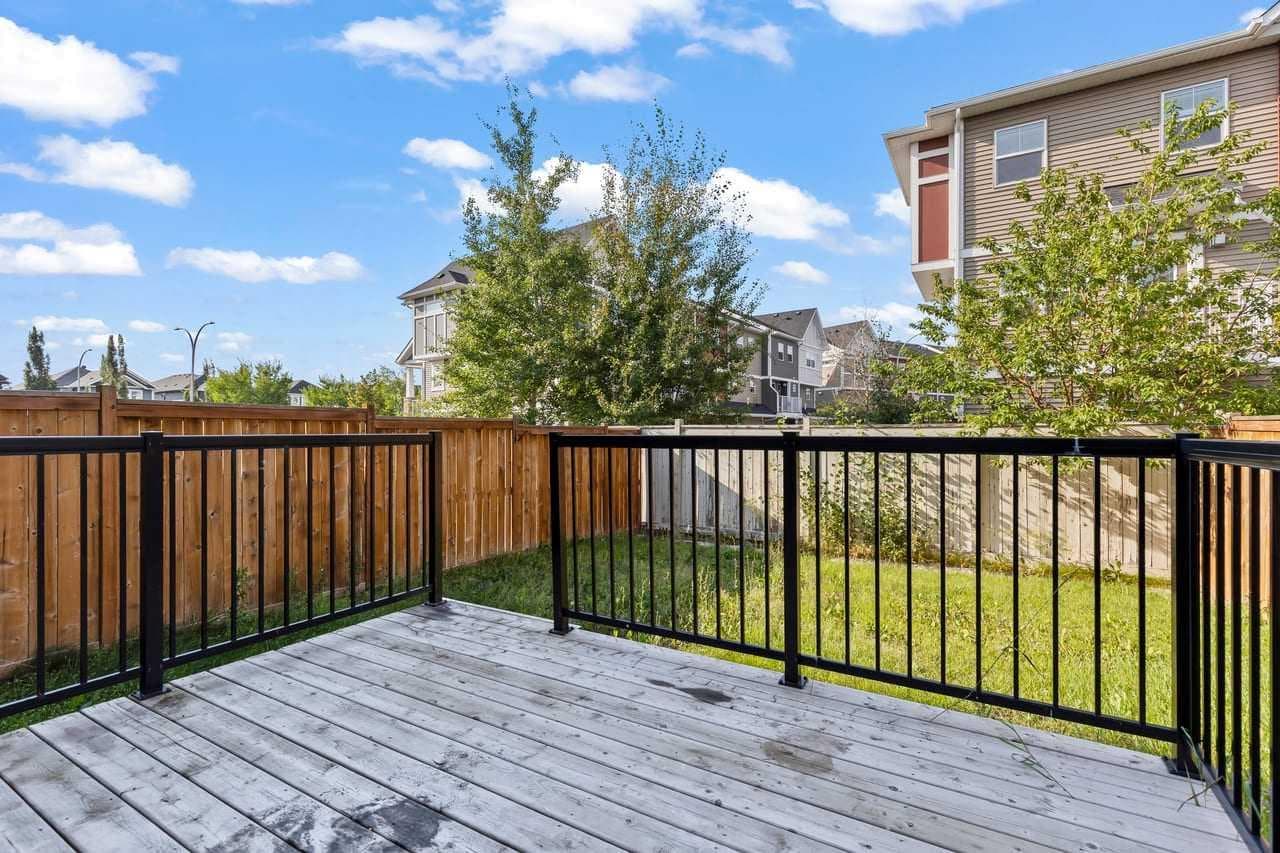 14 Kingfisher Crescent SE