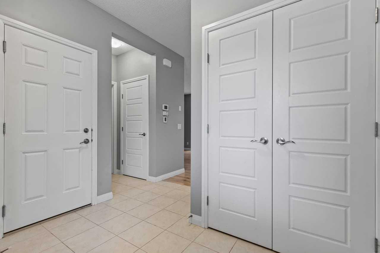 14 Kingfisher Crescent SE