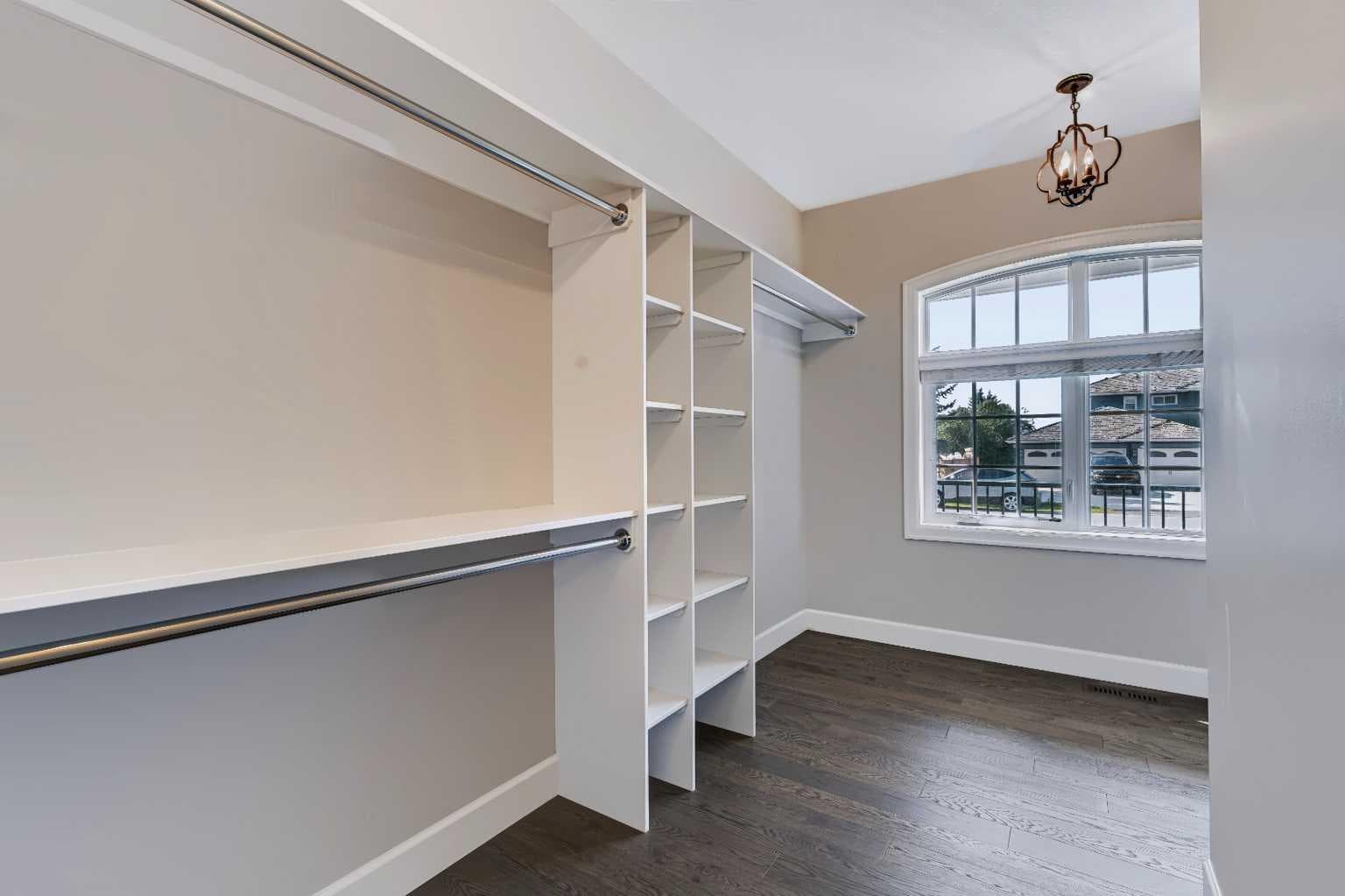 924 East Lakeview Road 