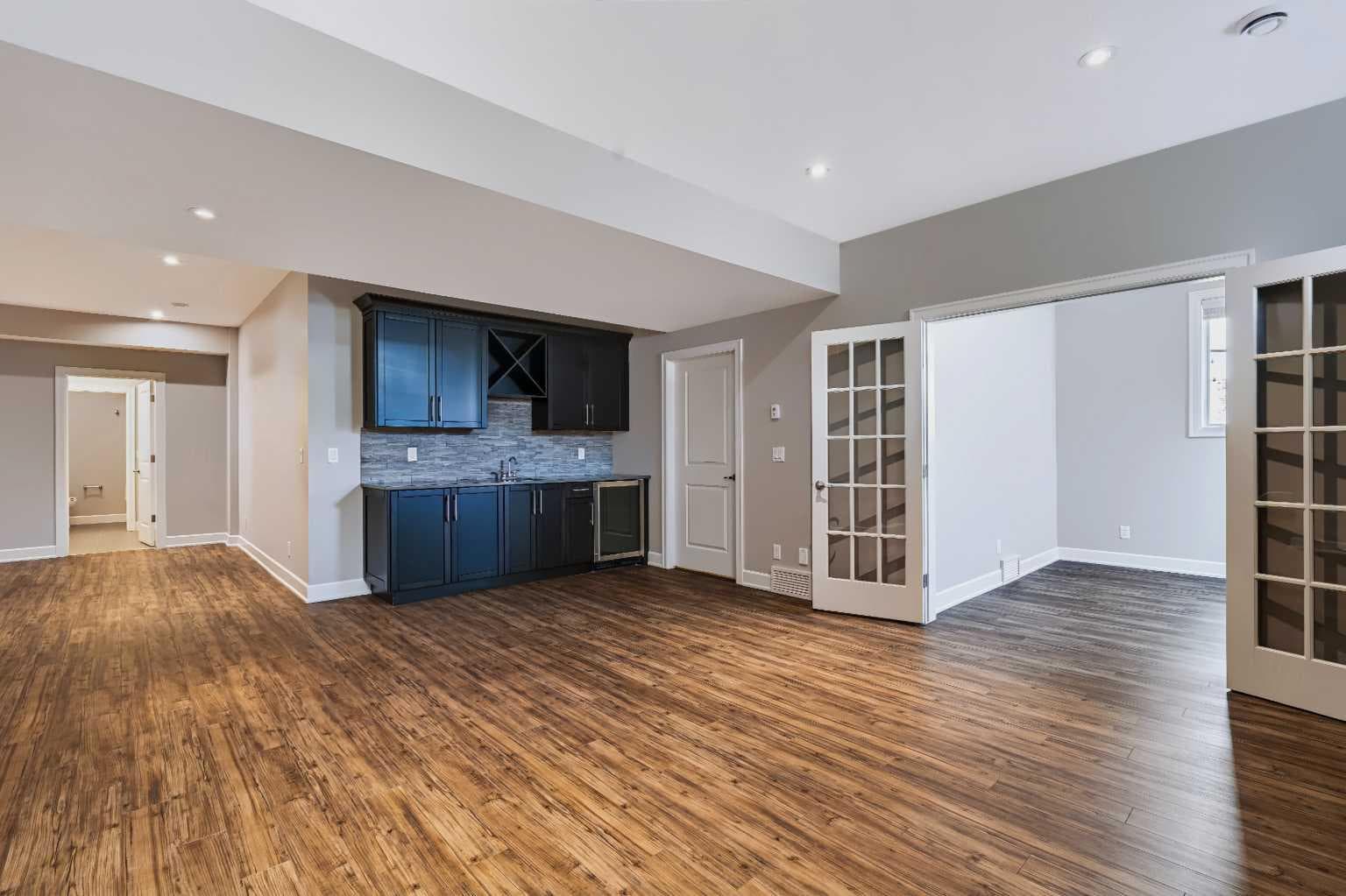 924 East Lakeview Road 
