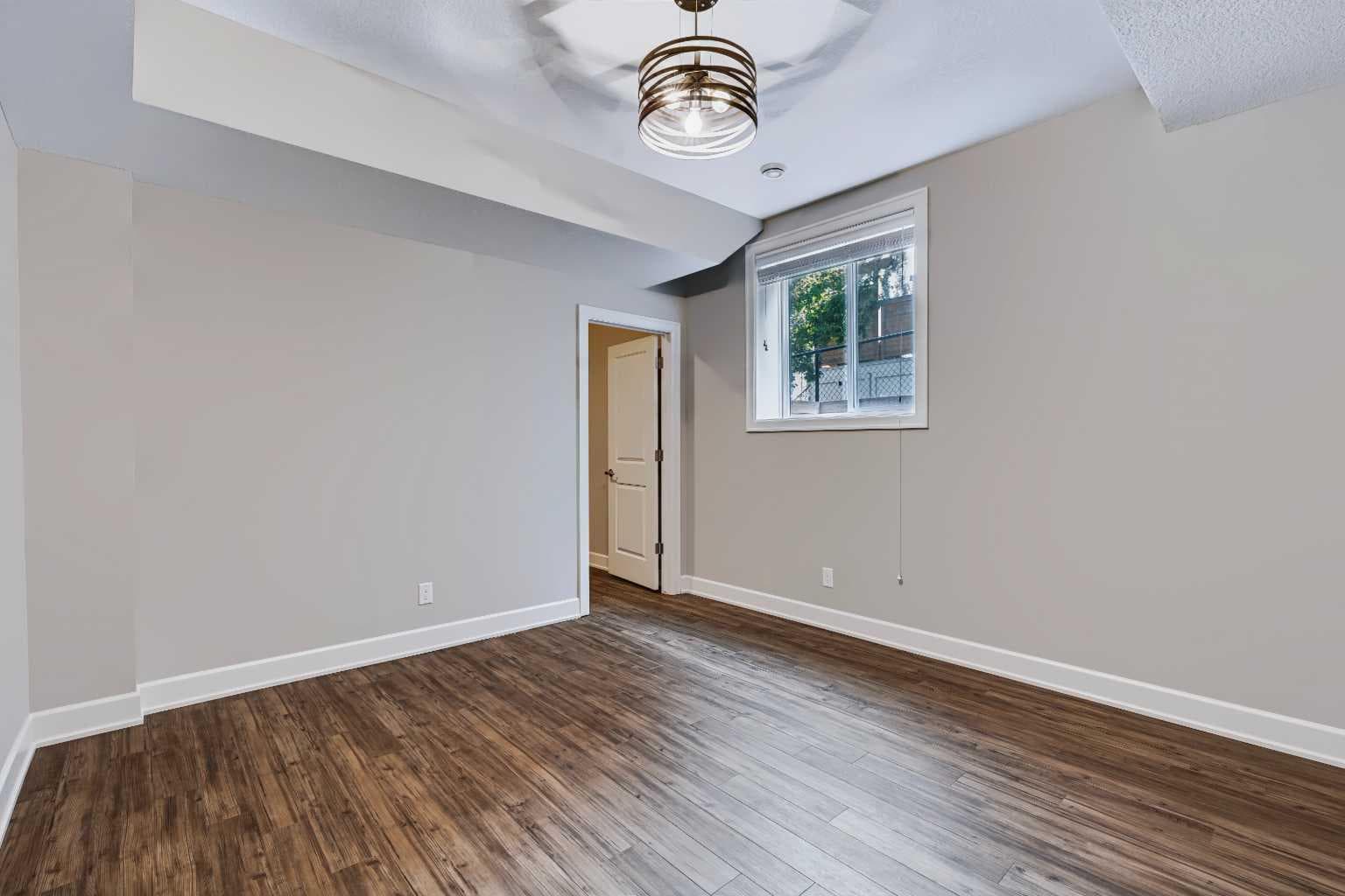 924 East Lakeview Road 