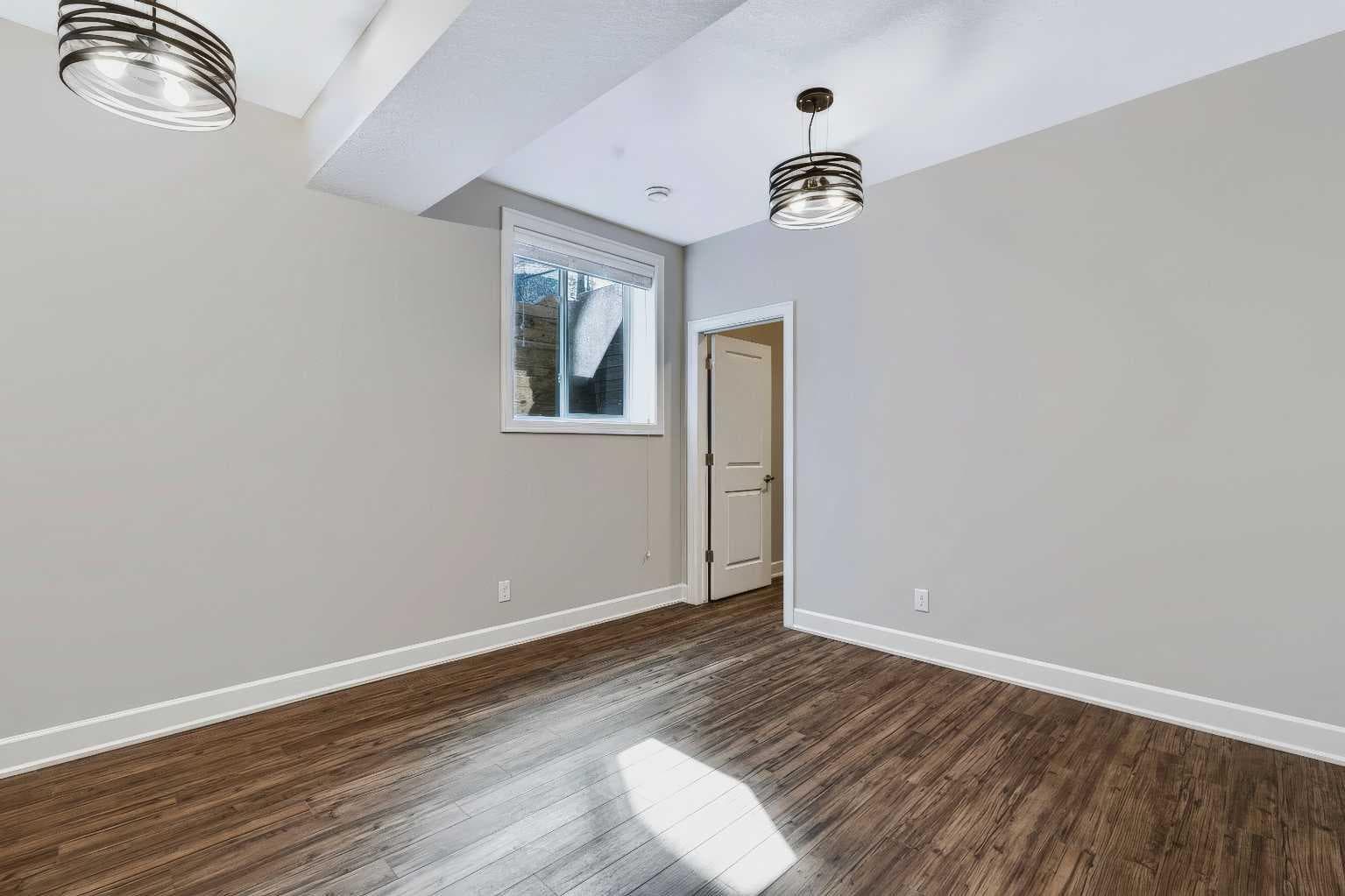 924 East Lakeview Road 