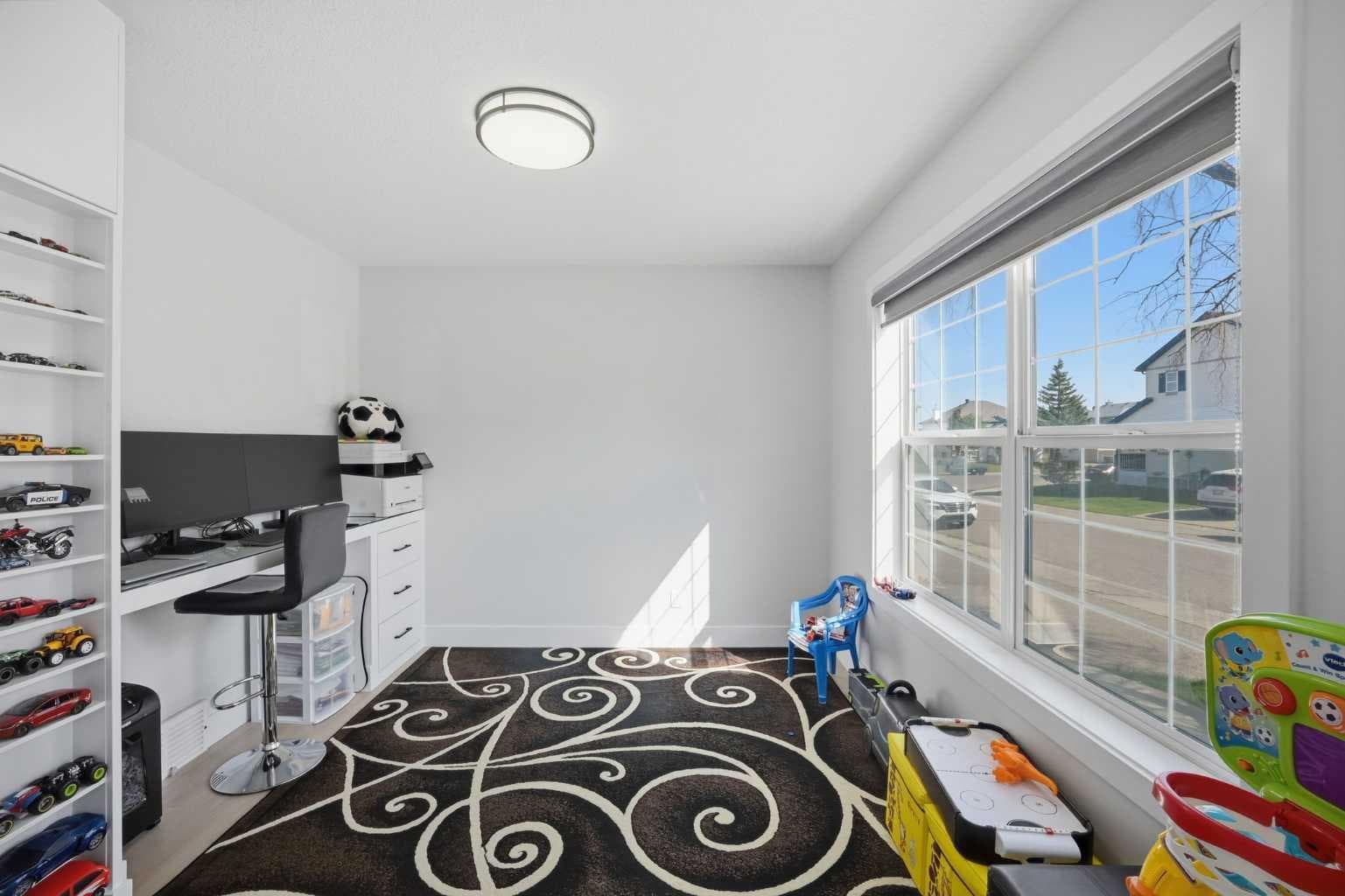 7916 Martha's Haven Park NE