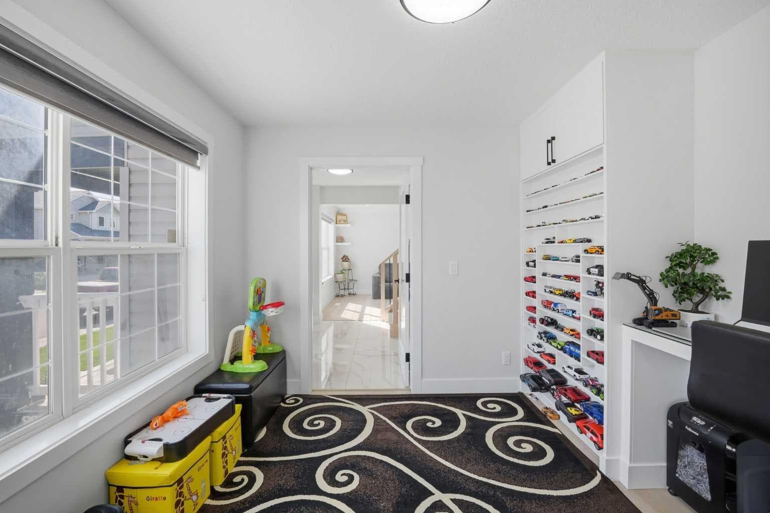 7916 Martha's Haven Park NE