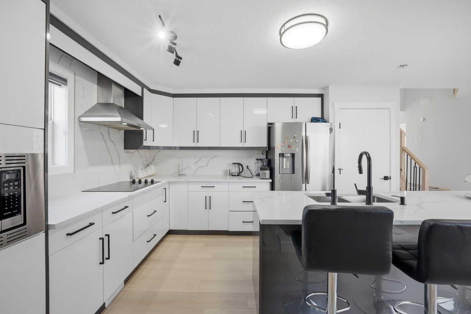 7916 Martha's Haven Park NE