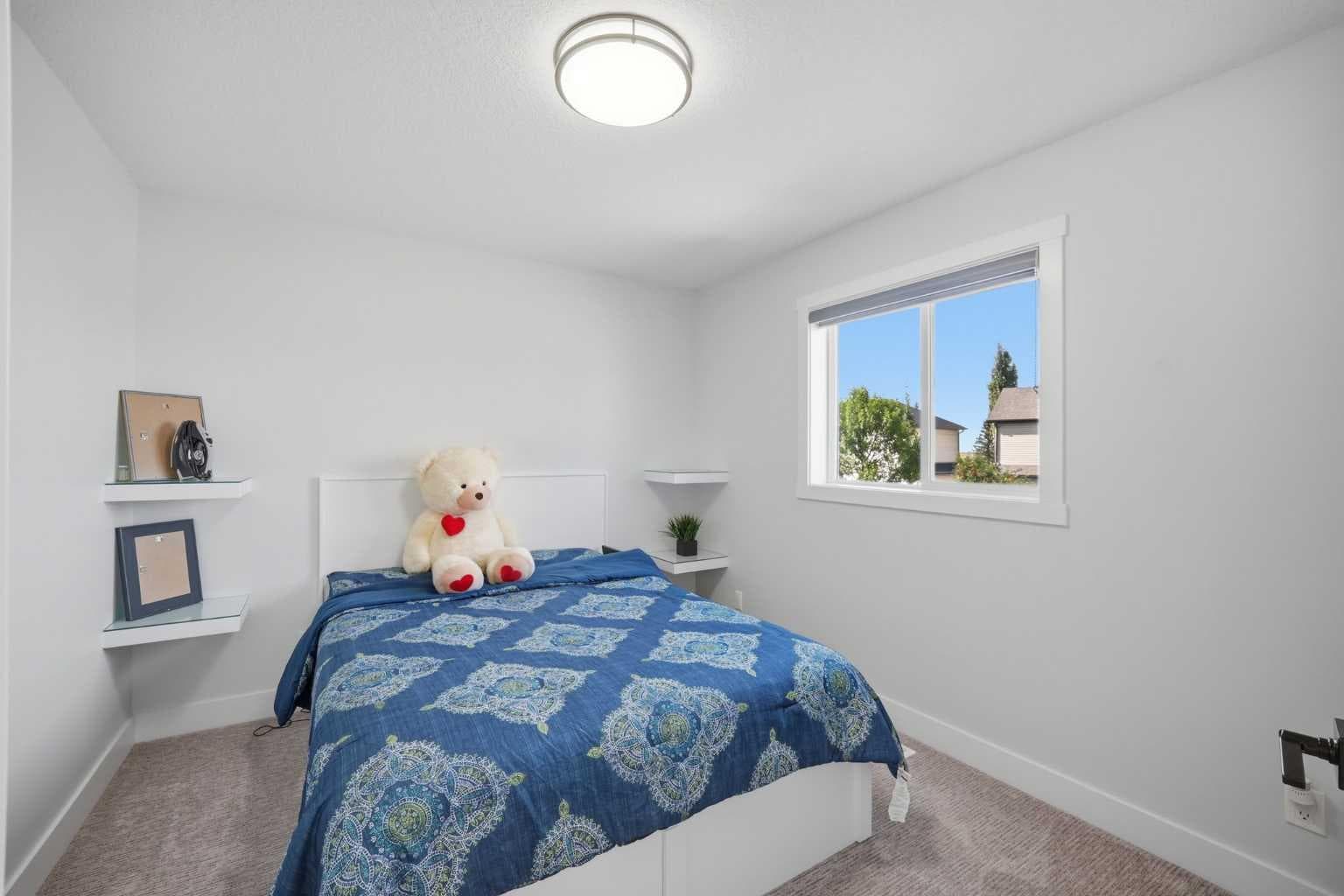 7916 Martha's Haven Park NE