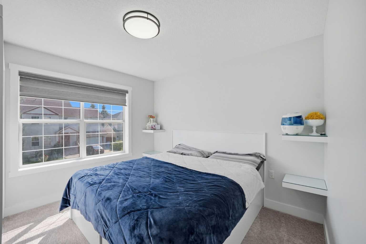 7916 Martha's Haven Park NE