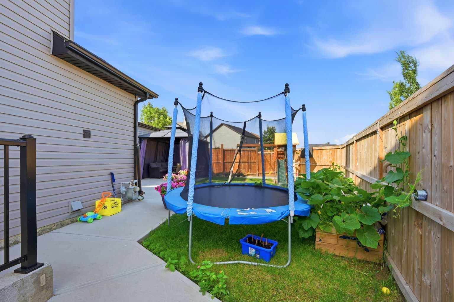 7916 Martha's Haven Park NE