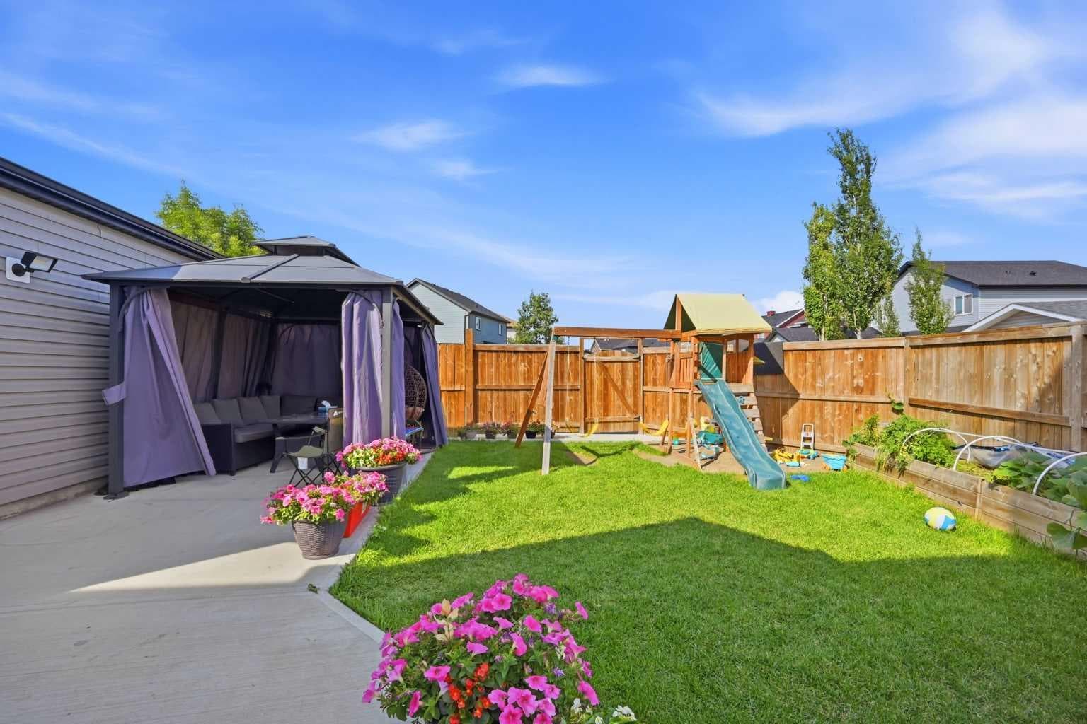 7916 Martha's Haven Park NE
