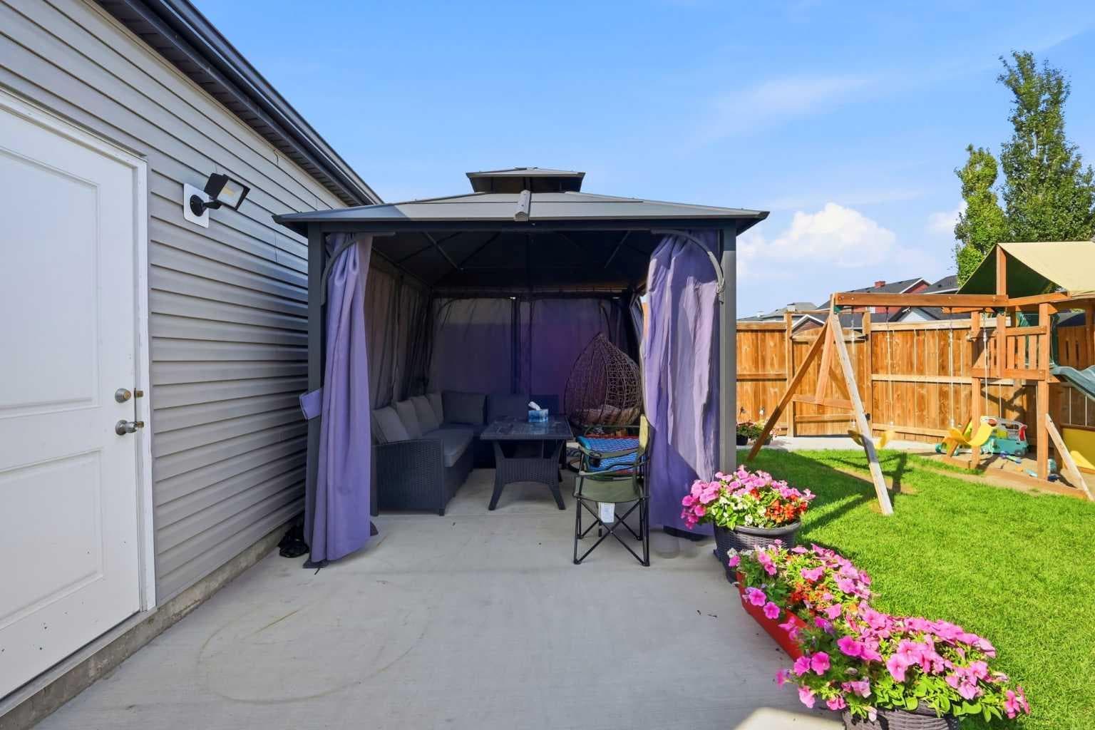 7916 Martha's Haven Park NE