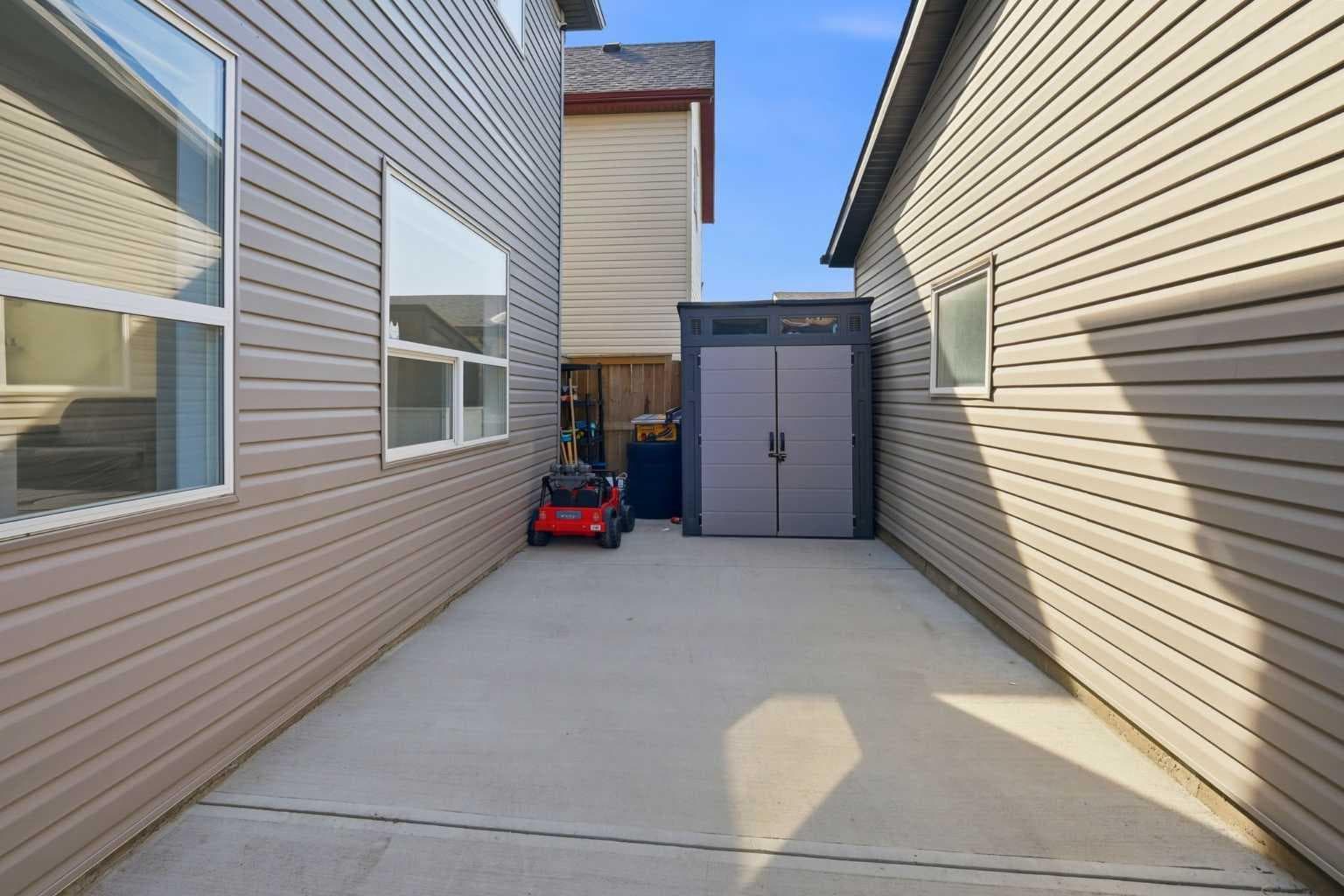 7916 Martha's Haven Park NE