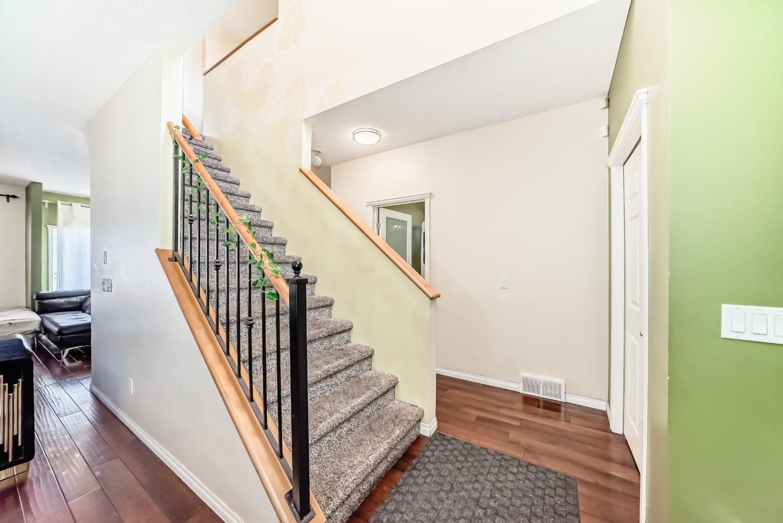 16 Saddlecrest Park NE
