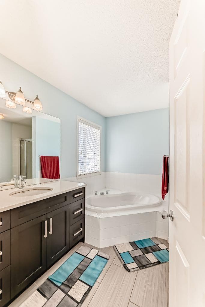 16 Saddlecrest Park NE