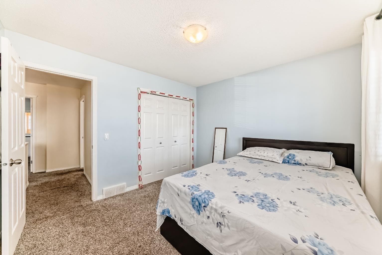 16 Saddlecrest Park NE