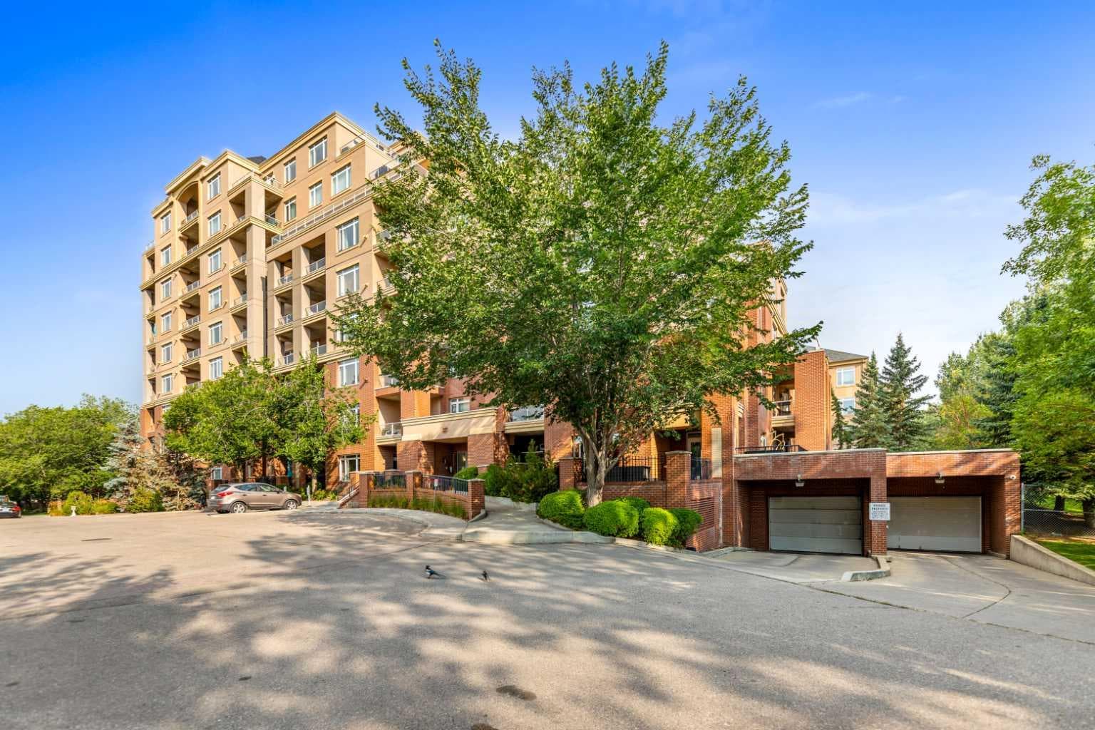 3113, 24 Hemlock Crescent SW