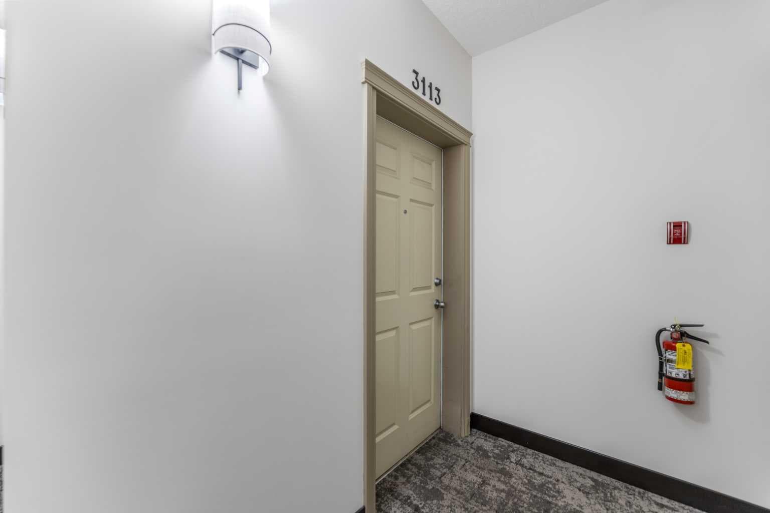 3113, 24 Hemlock Crescent SW
