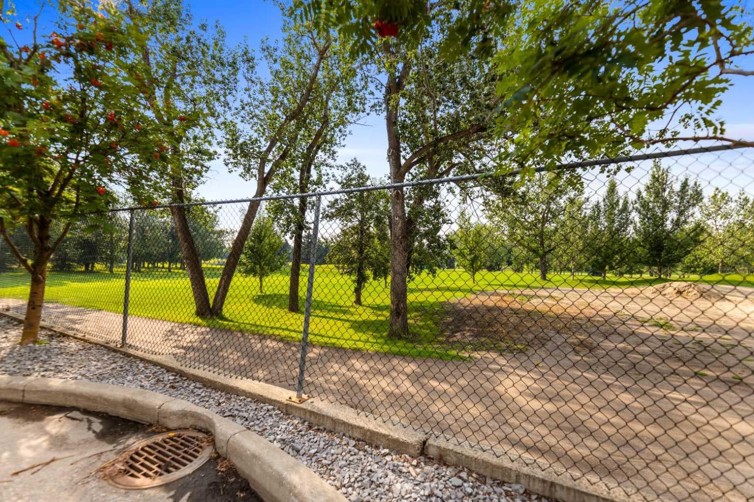 3113, 24 Hemlock Crescent SW