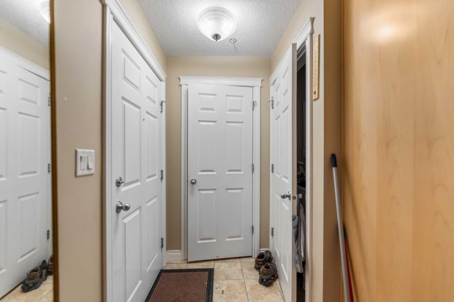 3113, 24 Hemlock Crescent SW