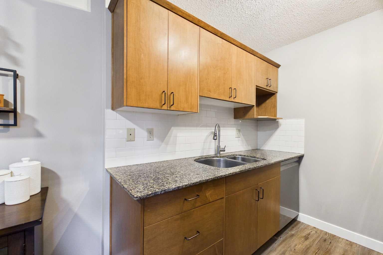 831, 6400 Coach Hill Road SW