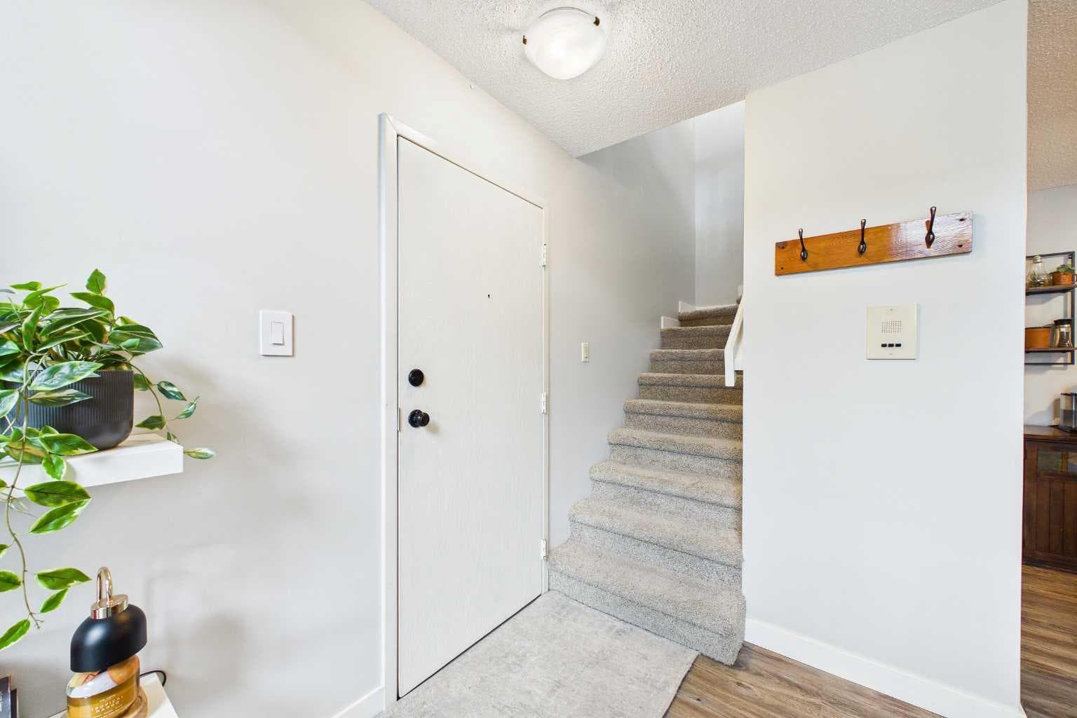 831, 6400 Coach Hill Road SW