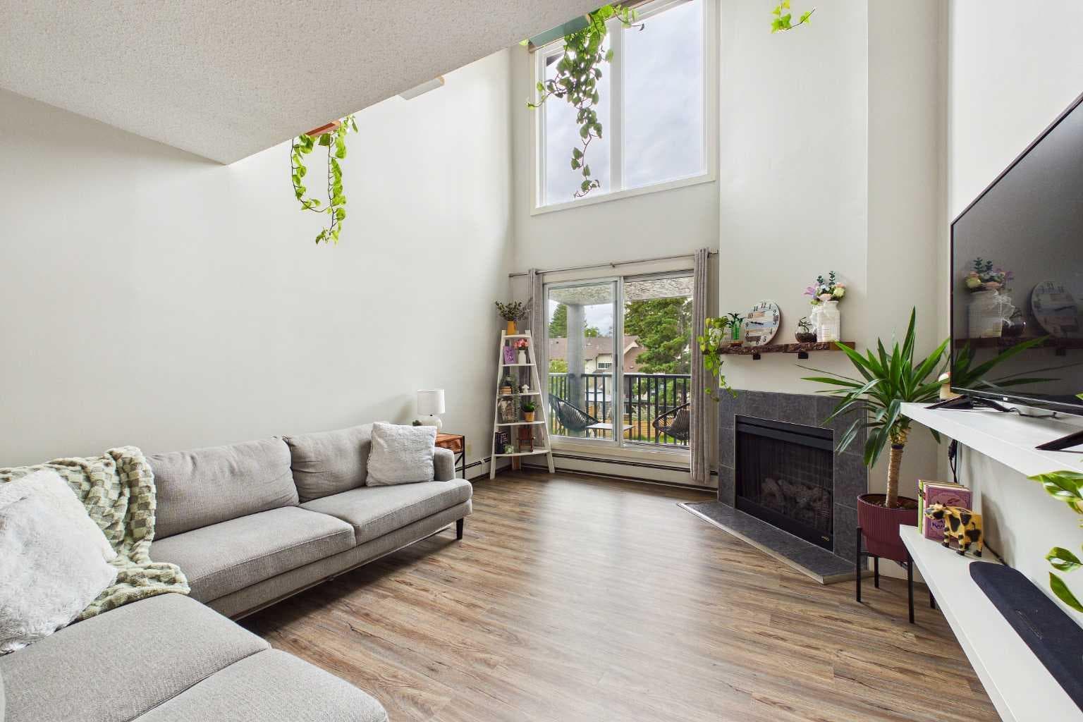 831, 6400 Coach Hill Road SW