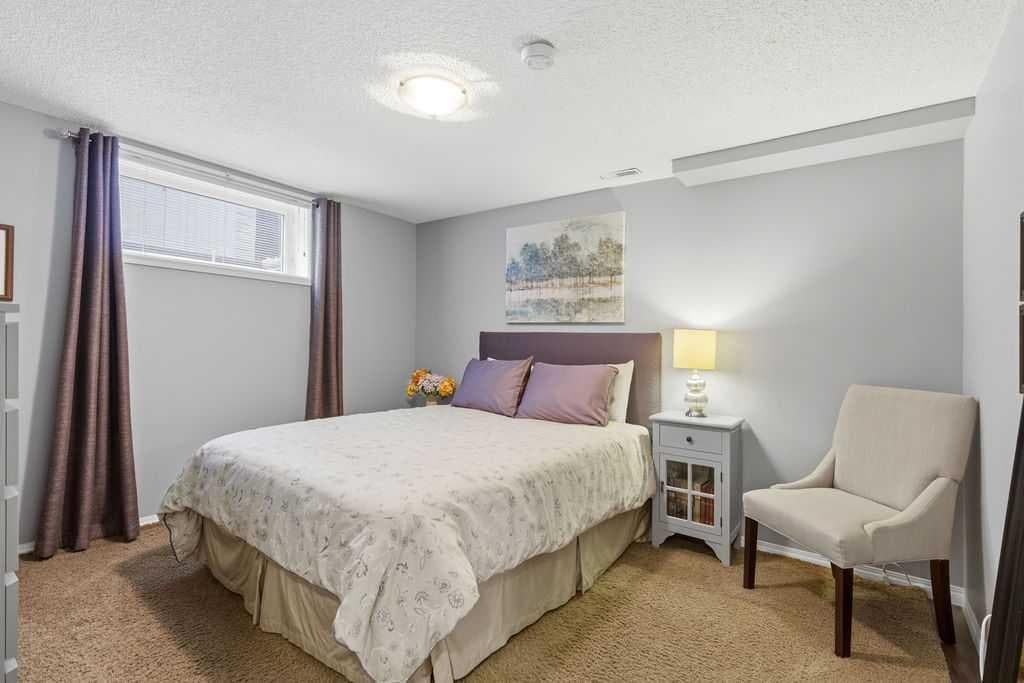 428 Parkridge Rise SE