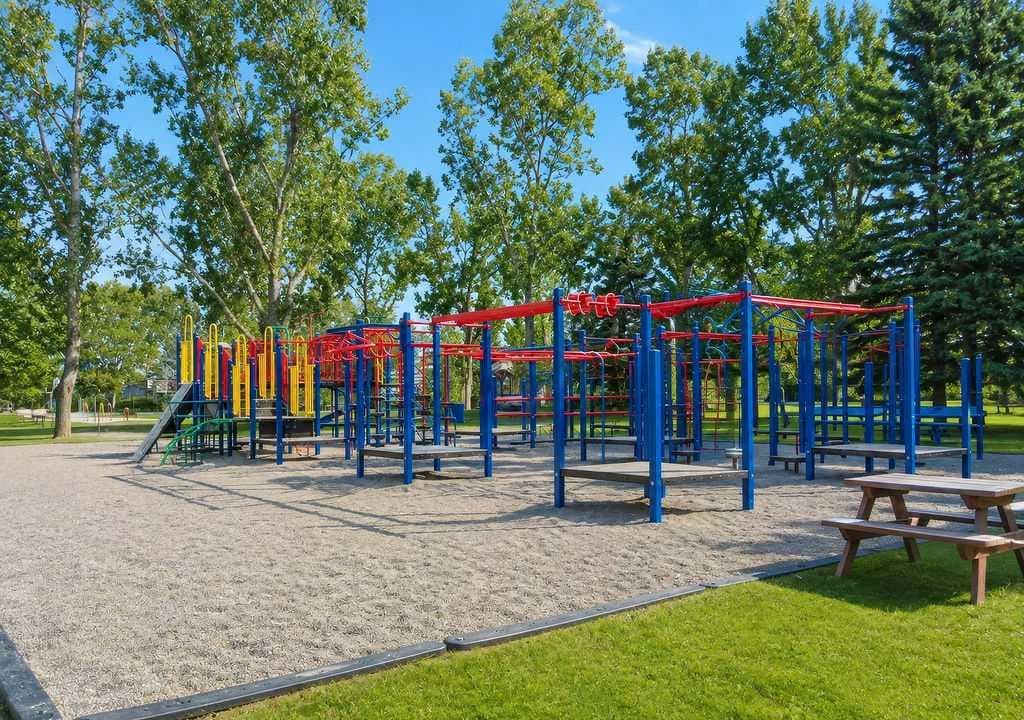 428 Parkridge Rise SE
