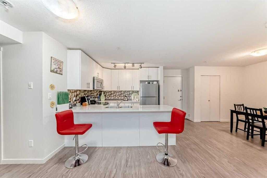 3302, 181 Skyview Ranch Manor NE