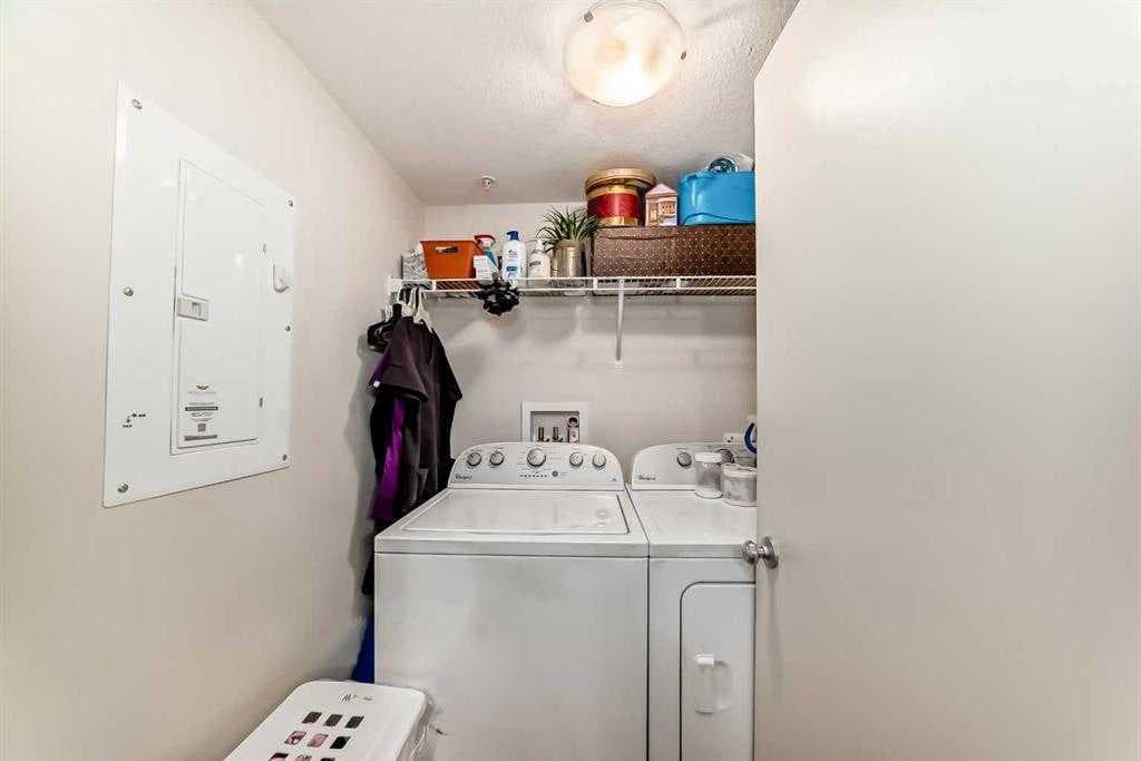 3302, 181 Skyview Ranch Manor NE