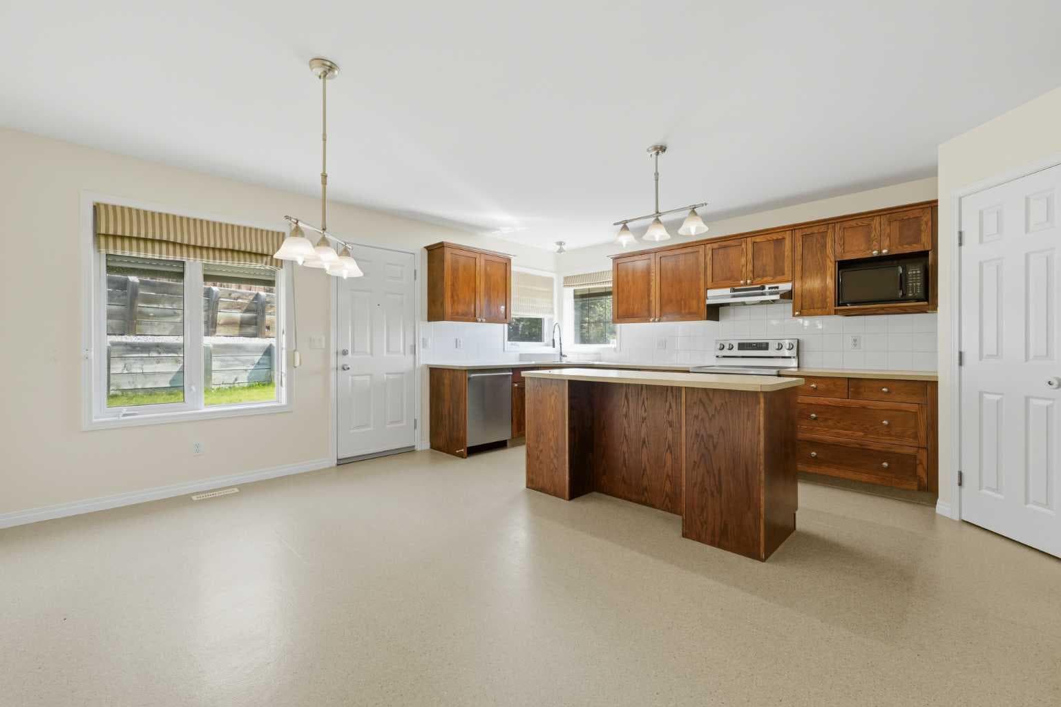 116 Rockyledge Crescent NW