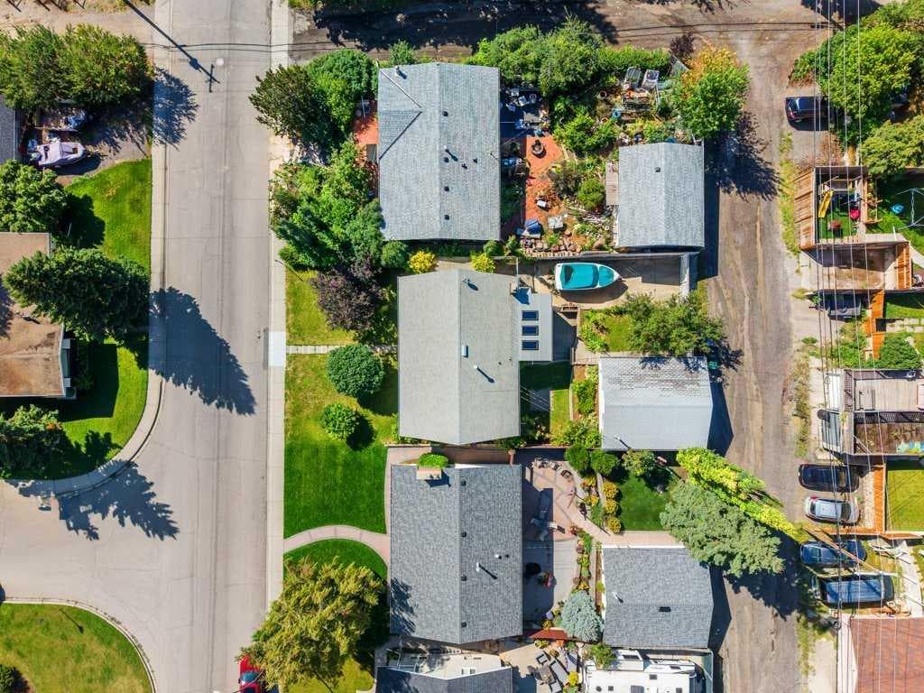 4515 Norquay Drive NW