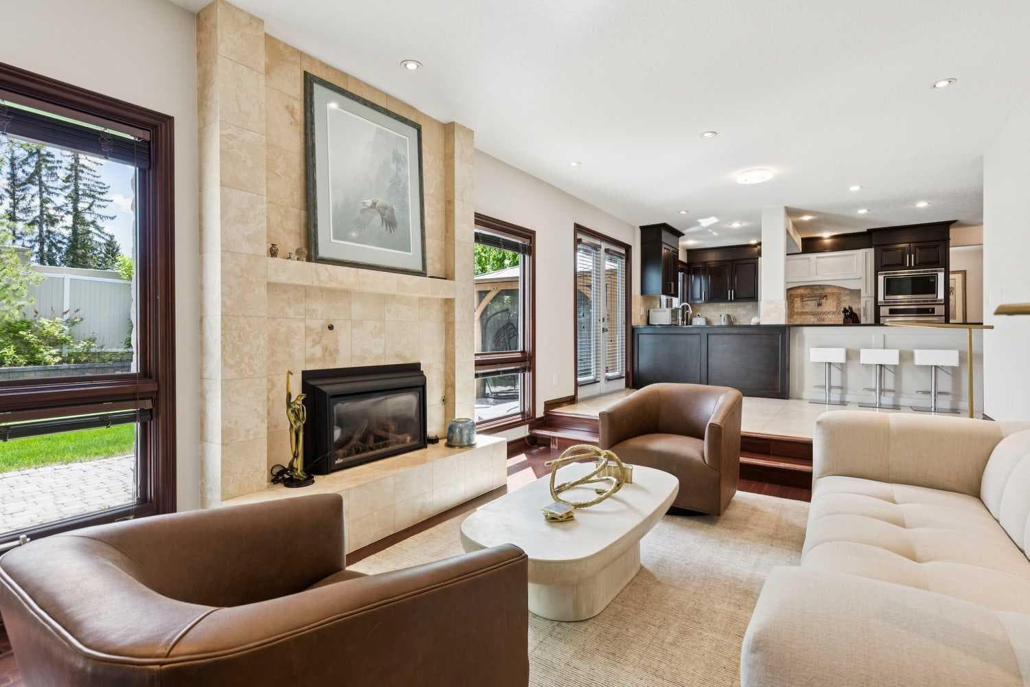 223 Pump Hill Crescent 