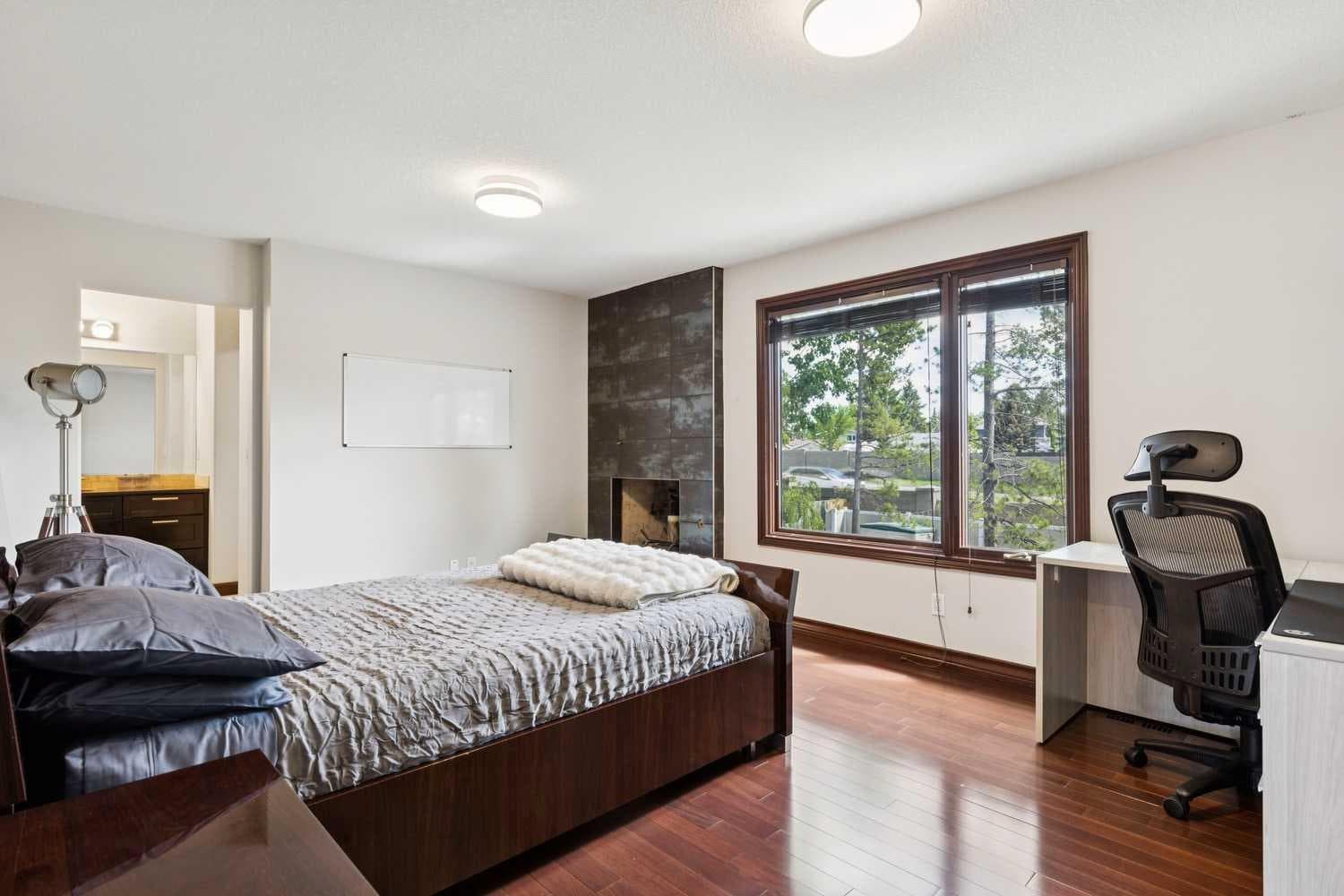 223 Pump Hill Crescent 