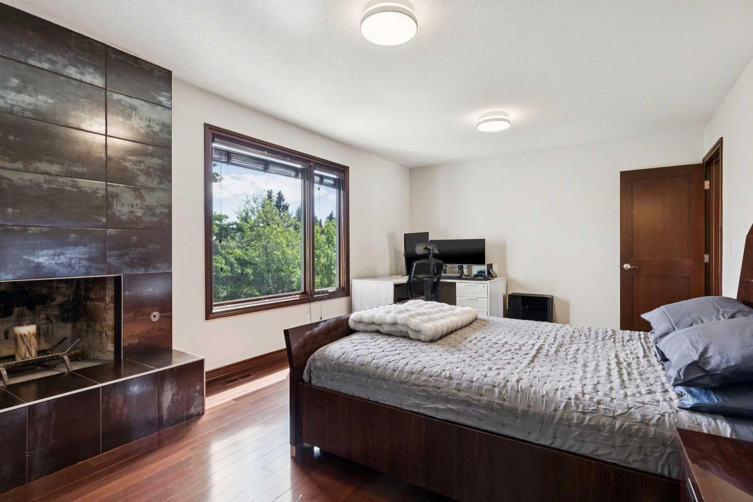 223 Pump Hill Crescent 