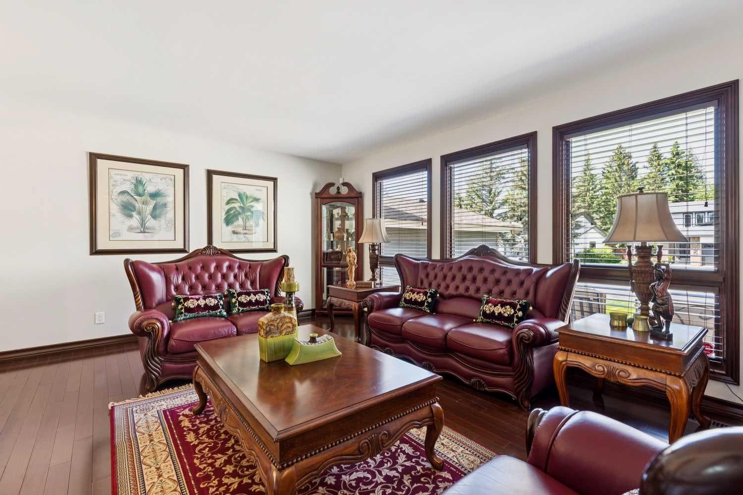 223 Pump Hill Crescent 