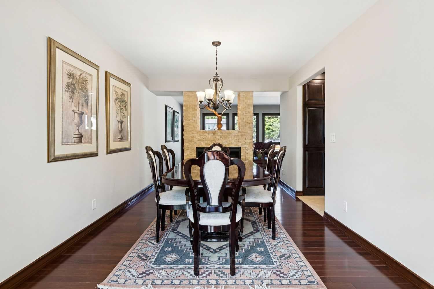 223 Pump Hill Crescent 