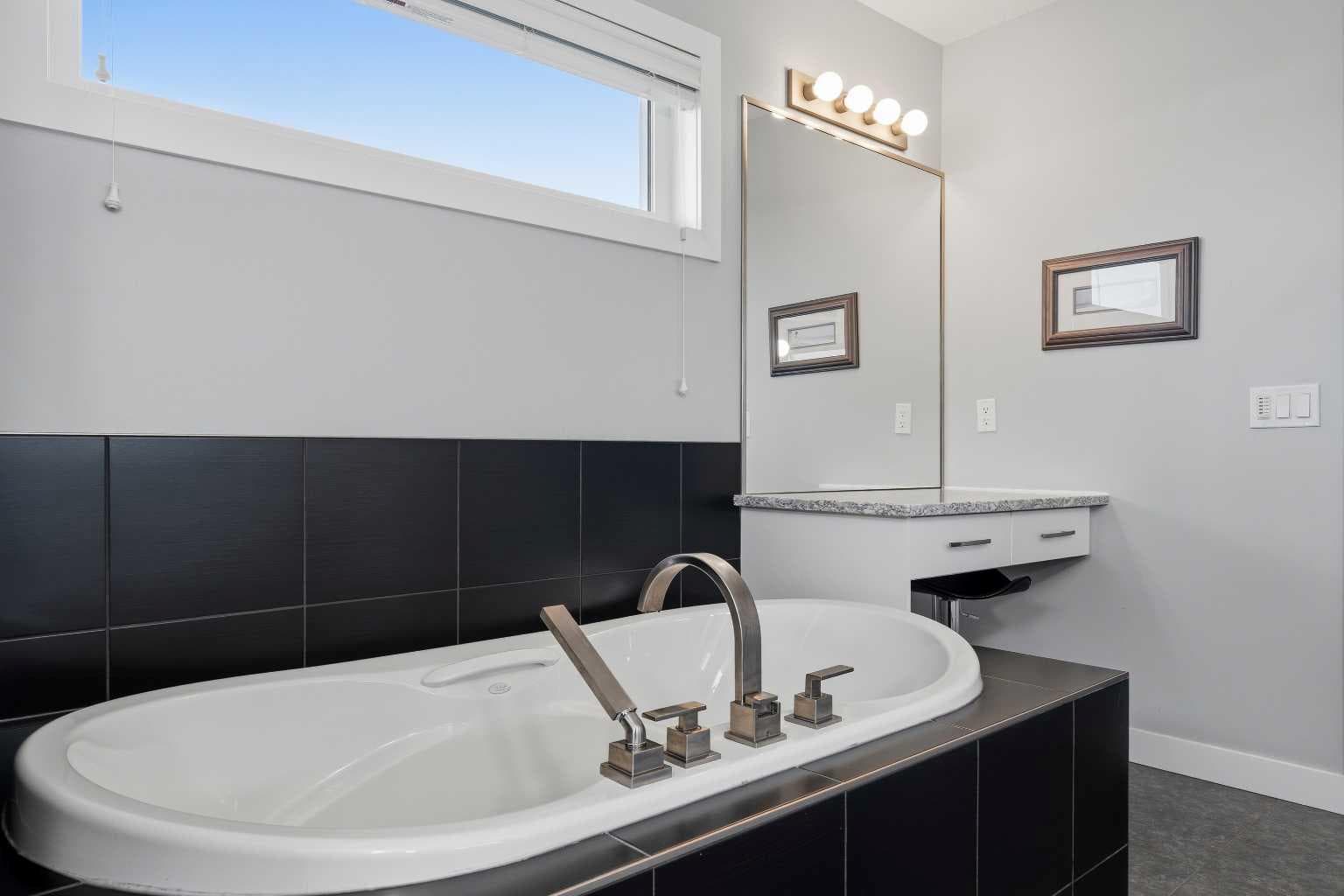 395 Boulder Creek Bay SE