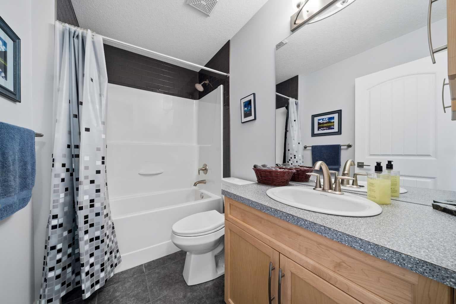 395 Boulder Creek Bay SE