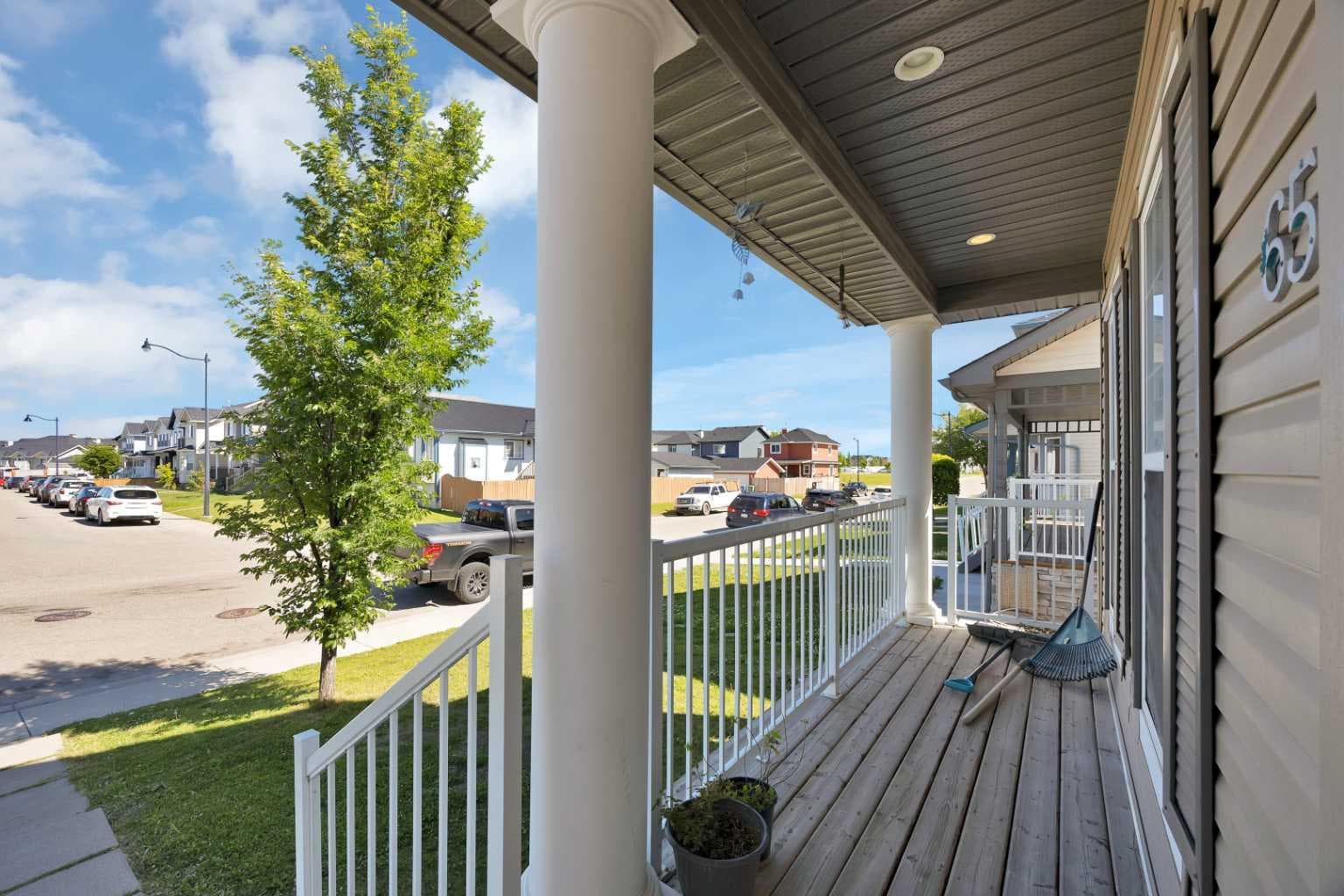 65 Taralake Terrace NE