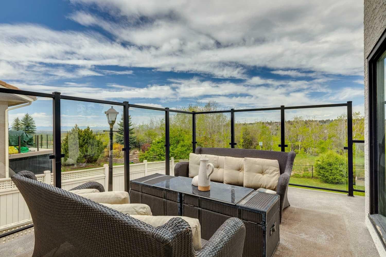 84 EDENSTONE Way NW