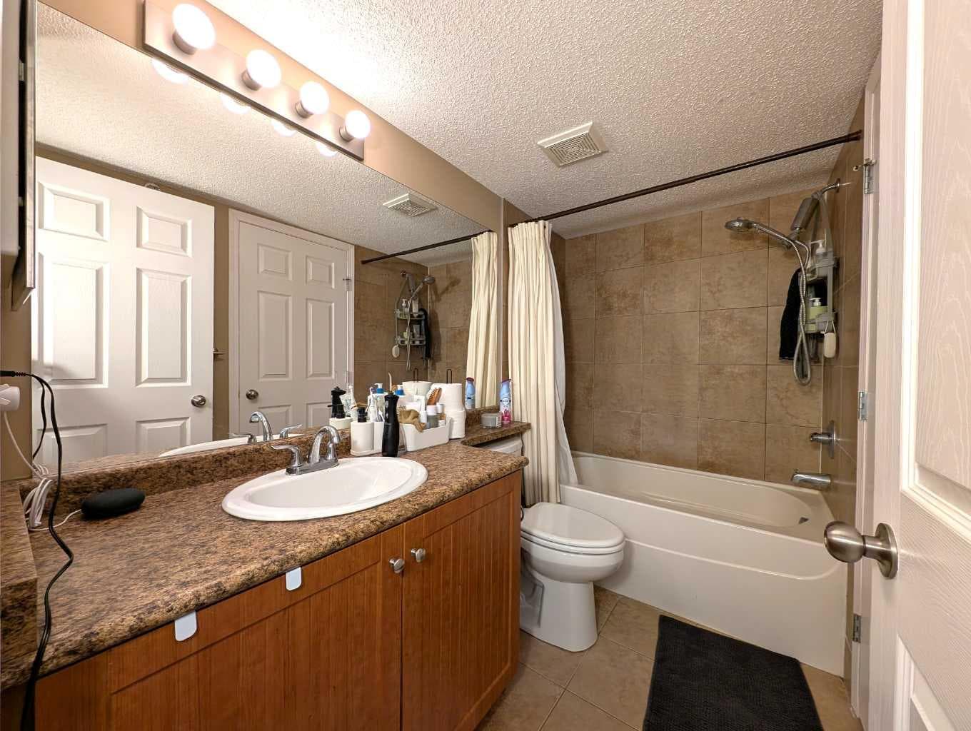 1421, 8 Bridlecrest Drive SW